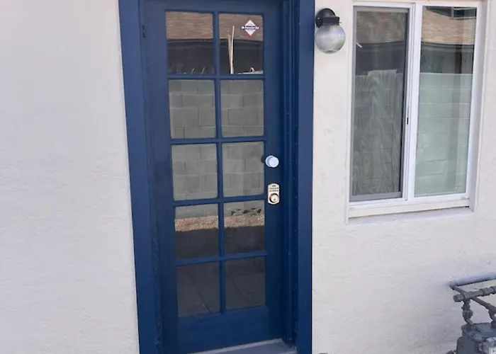 Historical Cozy Blue In The Heart Of Downtown Apartment